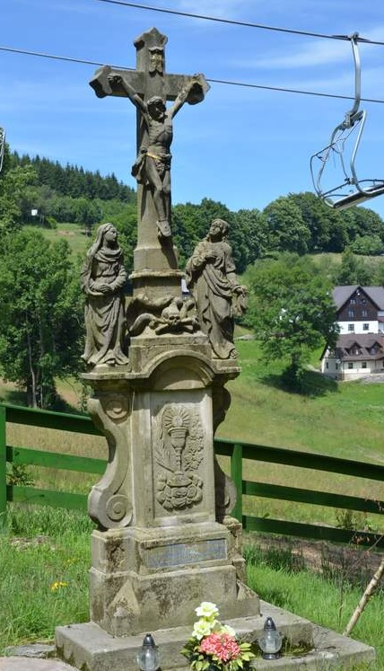 Kościół w Zieleńcu, zbliżenie fasady